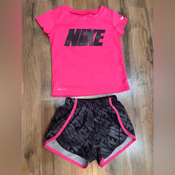 Nike Girl 4T- Hot Pink Top and Black Shorts Set - Picture 1 of 8